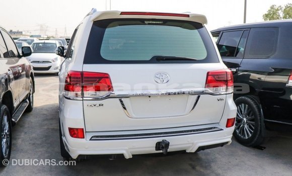 Buy Import Toyota Land Cruiser White Car in Import - Dubai in Abhasia Buy Import Toyota Land Cruiser White Car in Import - Dubai in Abhasia