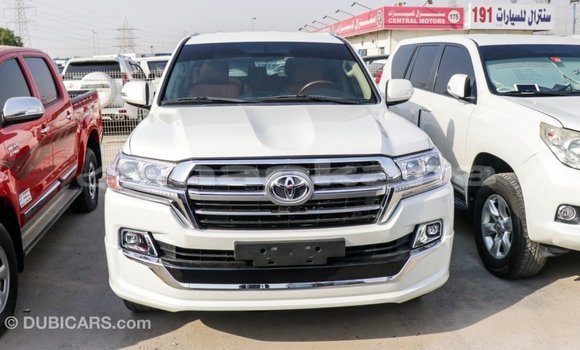 Buy Import Toyota Land Cruiser White Car in Import - Dubai in Abhasia Buy Import Toyota Land Cruiser White Car in Import - Dubai in Abhasia