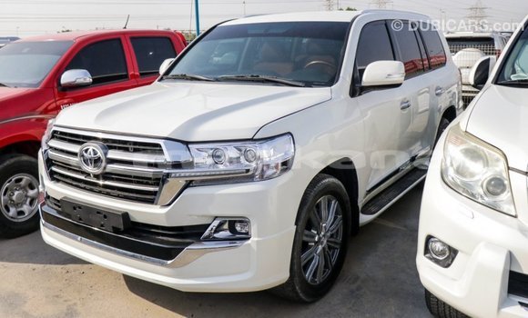 Buy Import Toyota Land Cruiser White Car in Import - Dubai in Abhasia Buy Import Toyota Land Cruiser White Car in Import - Dubai in Abhasia