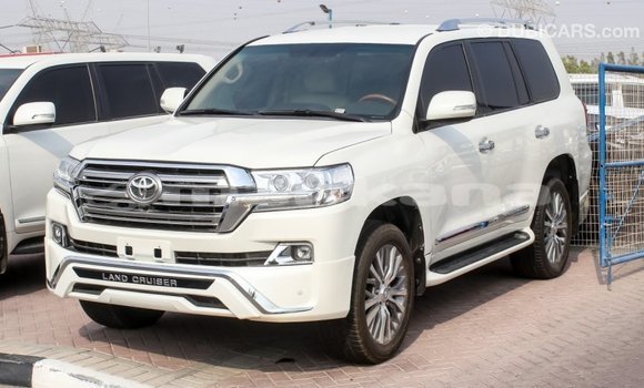 Buy Import Toyota Land Cruiser White Car in Import - Dubai in Abhasia Buy Import Toyota Land Cruiser White Car in Import - Dubai in Abhasia
