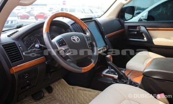 Buy Import Toyota Land Cruiser White Car in Import - Dubai in Abhasia Buy Import Toyota Land Cruiser White Car in Import - Dubai in Abhasia
