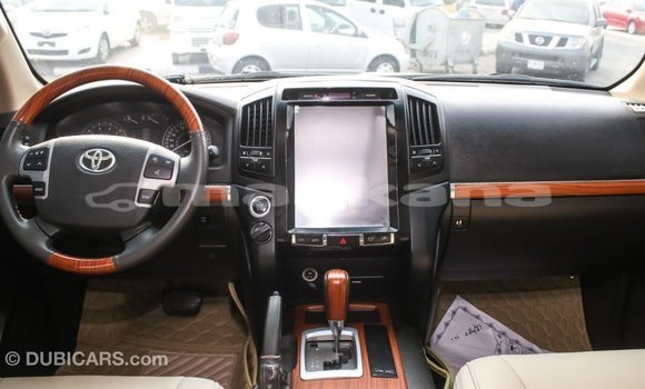 Buy Import Toyota Land Cruiser White Car in Import - Dubai in Abhasia Buy Import Toyota Land Cruiser White Car in Import - Dubai in Abhasia
