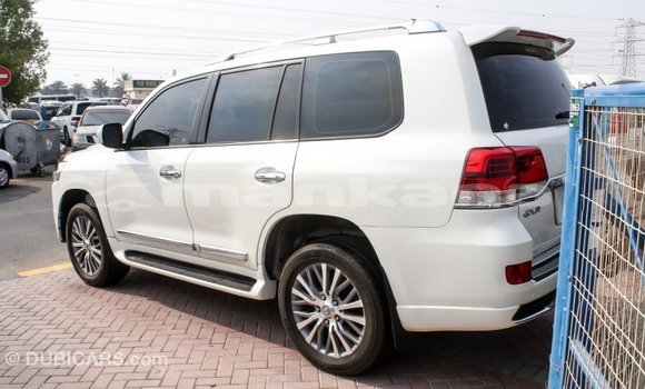 Buy Import Toyota Land Cruiser White Car in Import - Dubai in Abhasia Buy Import Toyota Land Cruiser White Car in Import - Dubai in Abhasia