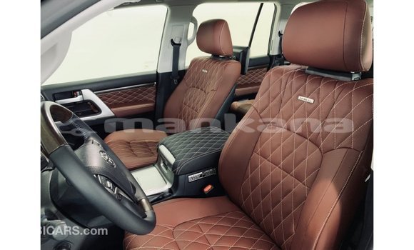 Buy Import Toyota Land Cruiser Black Car in Import - Dubai in Abhasia Buy Import Toyota Land Cruiser Black Car in Import - Dubai in Abhasia