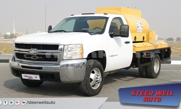 Buy Import Chevrolet Silverado White Car in Import - Dubai in Abhasia