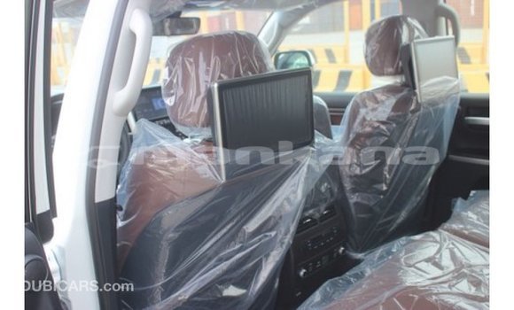 Buy Import Toyota Land Cruiser White Car in Import - Dubai in Abhasia Buy Import Toyota Land Cruiser White Car in Import - Dubai in Abhasia