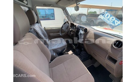 Buy Import Toyota Land Cruiser Beige Car in Import - Dubai in Abhasia Buy Import Toyota Land Cruiser Beige Car in Import - Dubai in Abhasia