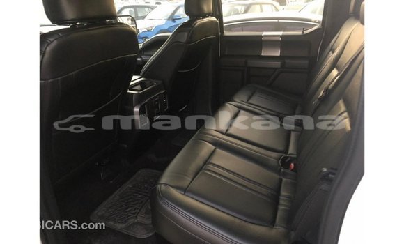 Buy Import Ford V8 White Car in Import - Dubai in Abhasia Buy Import Ford V8 White Car in Import - Dubai in Abhasia