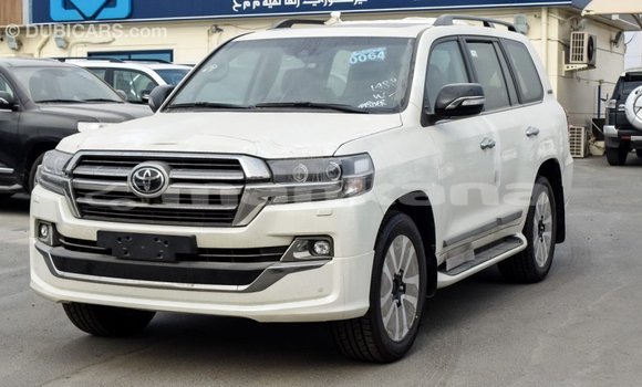 Buy Import Toyota Land Cruiser White Car in Import - Dubai in Abhasia Buy Import Toyota Land Cruiser White Car in Import - Dubai in Abhasia