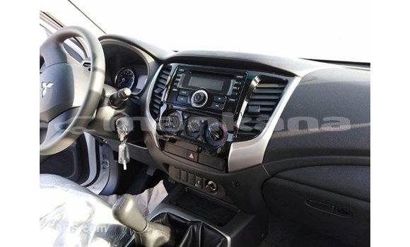 Buy Import Mitsubishi L200 White Car in Import - Dubai in Abhasia Buy Import Mitsubishi L200 White Car in Import - Dubai in Abhasia