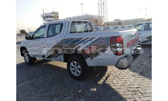 Buy Import Mitsubishi L200 White Car in Import - Dubai in Abhasia Buy Import Mitsubishi L200 White Car in Import - Dubai in Abhasia