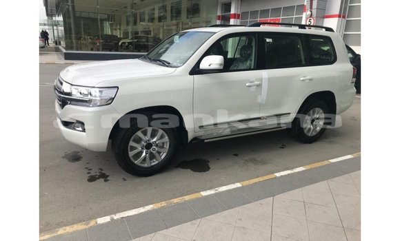 Buy Import Toyota Land Cruiser White Car in Import - Dubai in Abhasia Buy Import Toyota Land Cruiser White Car in Import - Dubai in Abhasia