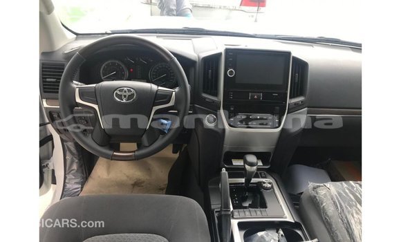 Buy Import Toyota Land Cruiser White Car in Import - Dubai in Abhasia Buy Import Toyota Land Cruiser White Car in Import - Dubai in Abhasia