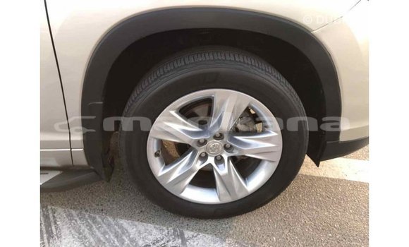 Buy Import Toyota Highlander Beige Car in Import - Dubai in Abhasia Buy Import Toyota Highlander Beige Car in Import - Dubai in Abhasia