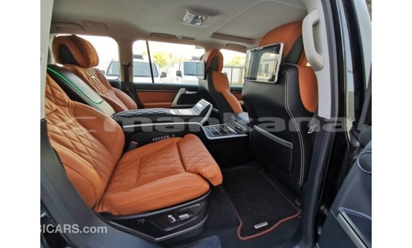 Buy Import Toyota Land Cruiser Black Car in Import - Dubai in Abhasia Buy Import Toyota Land Cruiser Black Car in Import - Dubai in Abhasia