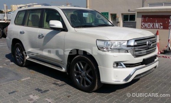 Buy Import Toyota Land Cruiser White Car in Import - Dubai in Abhasia Buy Import Toyota Land Cruiser White Car in Import - Dubai in Abhasia