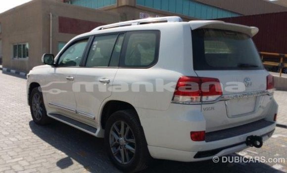 Buy Import Toyota Land Cruiser White Car in Import - Dubai in Abhasia Buy Import Toyota Land Cruiser White Car in Import - Dubai in Abhasia