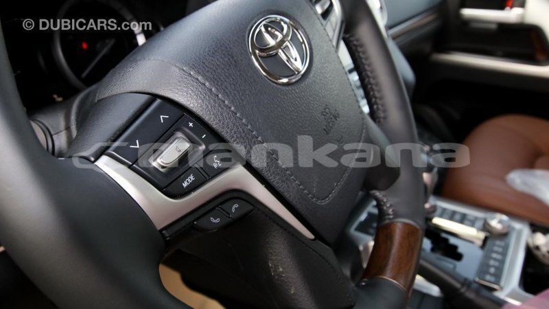 Big with watermark toyota land cruiser abhasia import dubai 1541