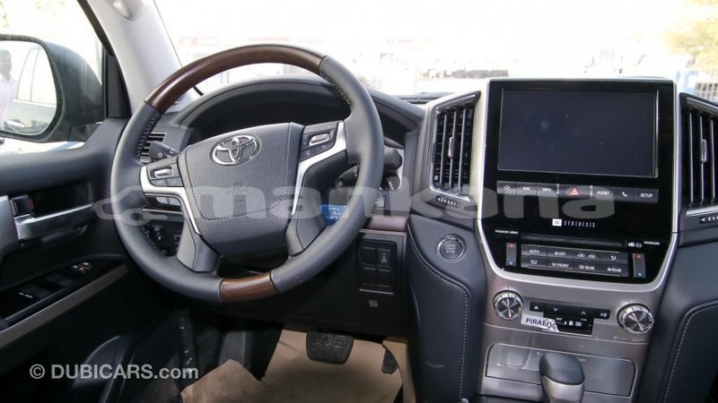 Big with watermark toyota land cruiser abhasia import dubai 1541