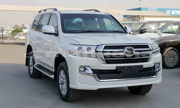 Buy Import Toyota Land Cruiser White Car in Import - Dubai in Abhasia Buy Import Toyota Land Cruiser White Car in Import - Dubai in Abhasia