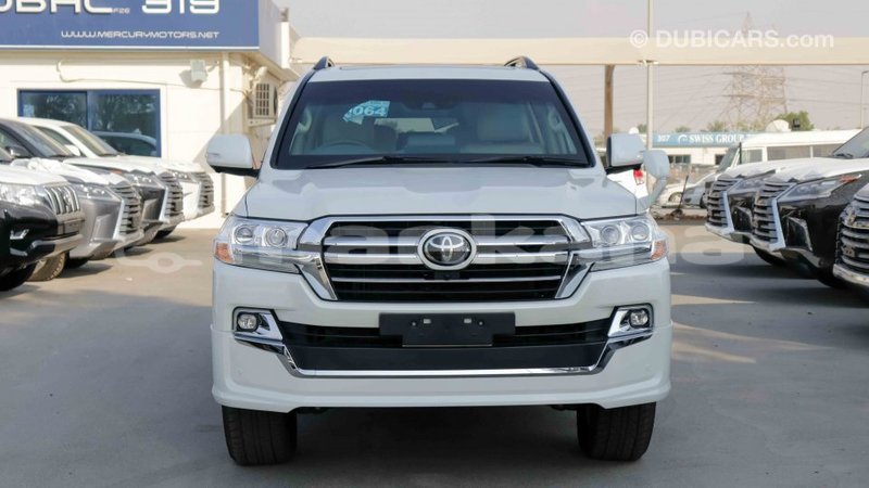 Big with watermark toyota land cruiser abhasia import dubai 1551