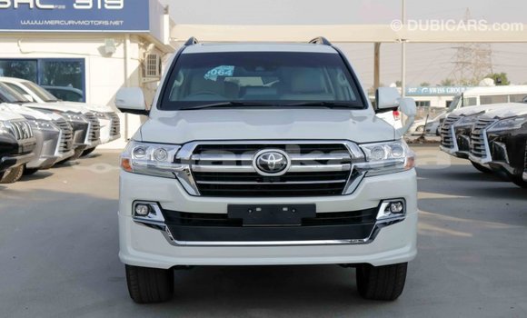 Buy Import Toyota Land Cruiser White Car in Import - Dubai in Abhasia Buy Import Toyota Land Cruiser White Car in Import - Dubai in Abhasia