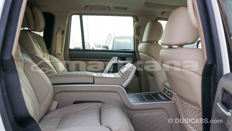 Big with watermark toyota land cruiser abhasia import dubai 1551