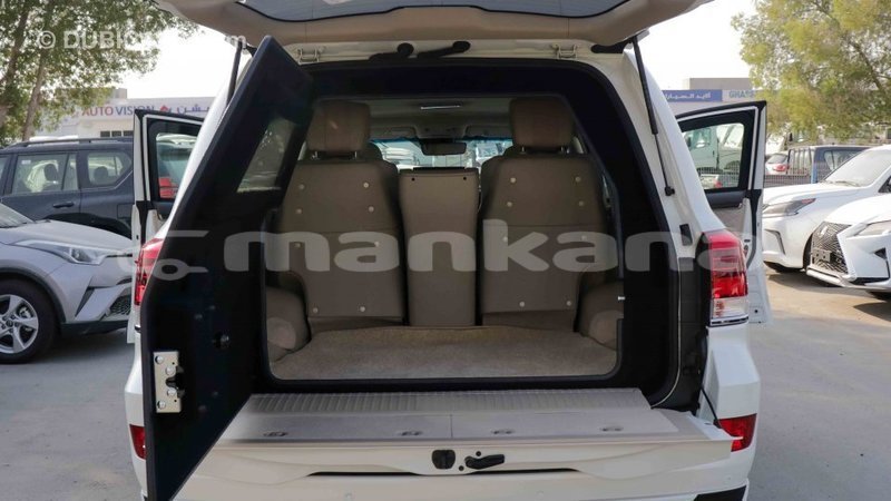 Big with watermark toyota land cruiser abhasia import dubai 1551
