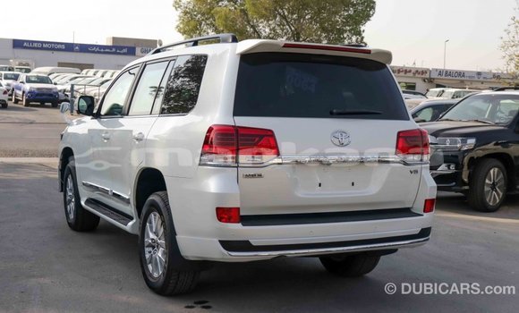 Buy Import Toyota Land Cruiser White Car in Import - Dubai in Abhasia Buy Import Toyota Land Cruiser White Car in Import - Dubai in Abhasia