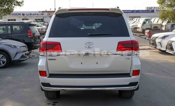 Buy Import Toyota Land Cruiser White Car in Import - Dubai in Abhasia Buy Import Toyota Land Cruiser White Car in Import - Dubai in Abhasia