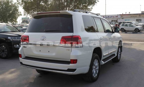 Buy Import Toyota Land Cruiser White Car in Import - Dubai in Abhasia Buy Import Toyota Land Cruiser White Car in Import - Dubai in Abhasia