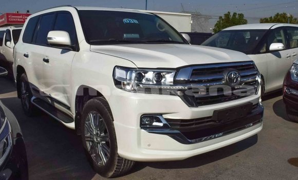 Buy Import Toyota Land Cruiser White Car in Import - Dubai in Abhasia Buy Import Toyota Land Cruiser White Car in Import - Dubai in Abhasia