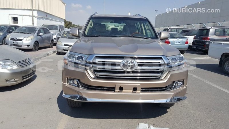 Big with watermark toyota land cruiser abhasia import dubai 1575