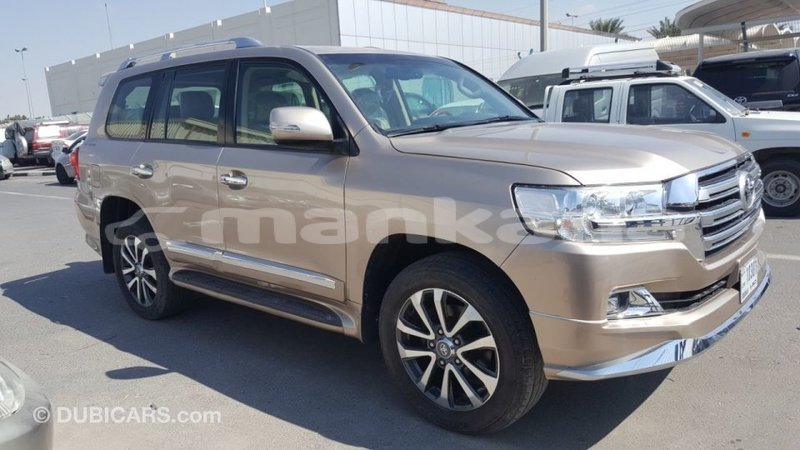 Big with watermark toyota land cruiser abhasia import dubai 1575