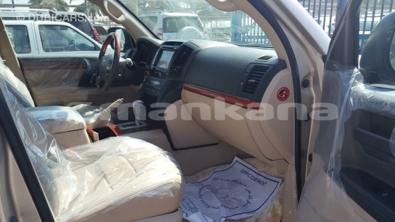 Big with watermark toyota land cruiser abhasia import dubai 1575