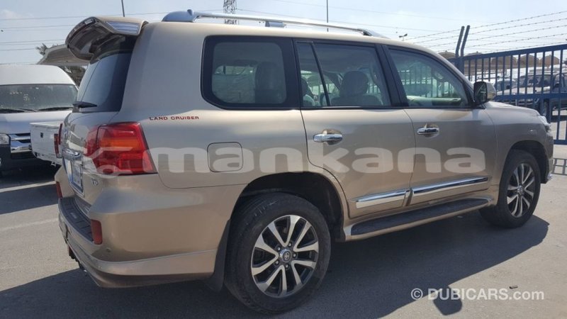 Big with watermark toyota land cruiser abhasia import dubai 1575