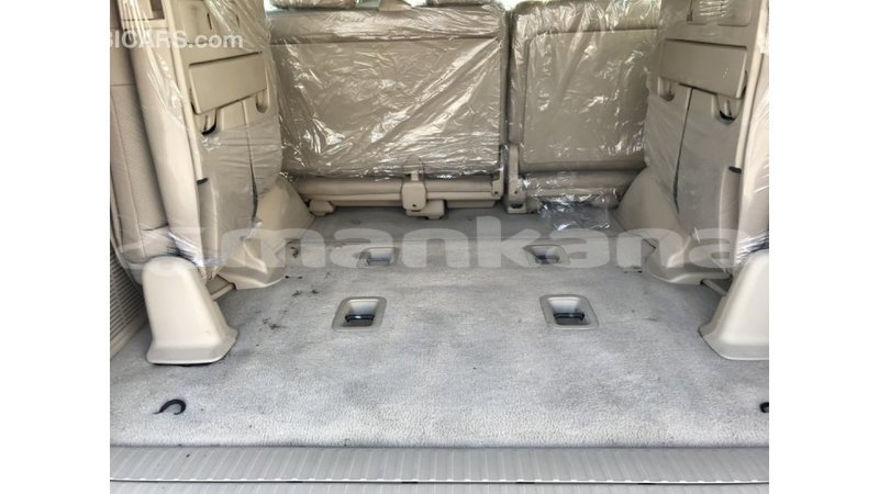 Big with watermark toyota land cruiser abhasia import dubai 1575