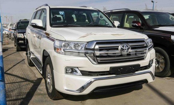 Buy Import Toyota Land Cruiser White Car in Import - Dubai in Abhasia Buy Import Toyota Land Cruiser White Car in Import - Dubai in Abhasia