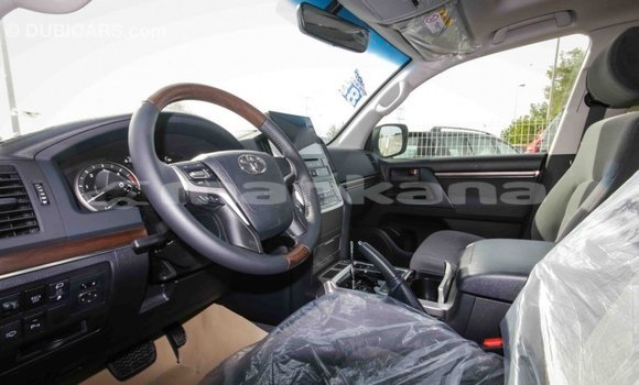 Buy Import Toyota Land Cruiser White Car in Import - Dubai in Abhasia Buy Import Toyota Land Cruiser White Car in Import - Dubai in Abhasia