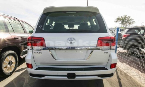 Buy Import Toyota Land Cruiser White Car in Import - Dubai in Abhasia Buy Import Toyota Land Cruiser White Car in Import - Dubai in Abhasia