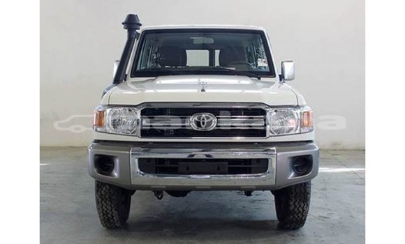 Medium with watermark toyota land cruiser abhasia import dubai 1587