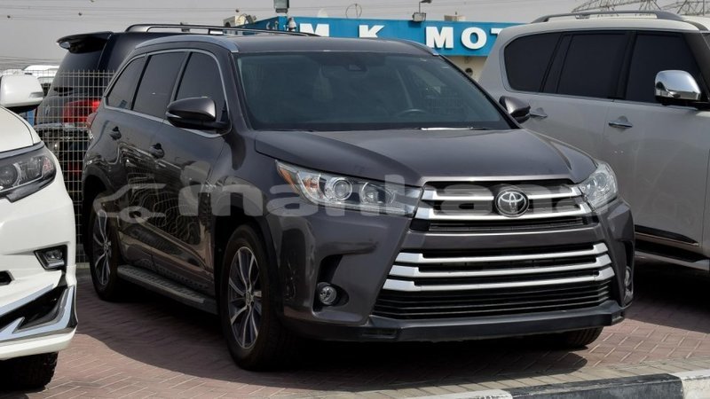 Big with watermark toyota highlander abhasia import dubai 1603
