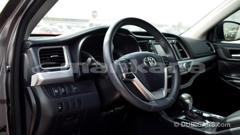 Big with watermark toyota highlander abhasia import dubai 1603