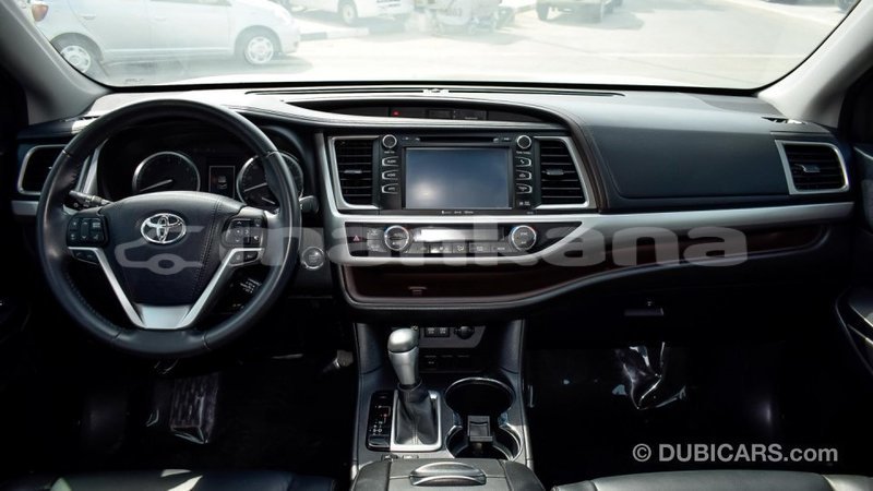 Big with watermark toyota highlander abhasia import dubai 1603