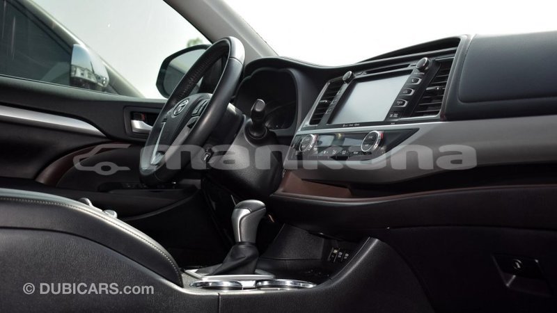 Big with watermark toyota highlander abhasia import dubai 1603