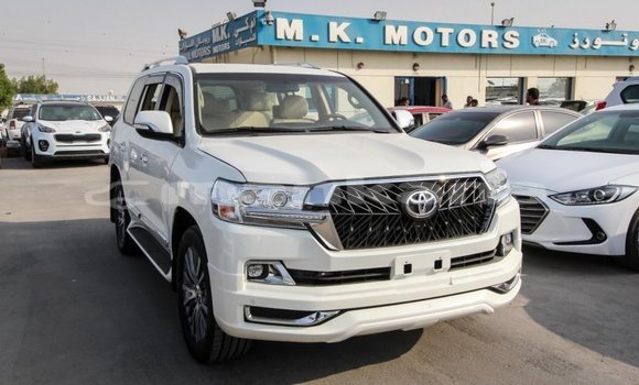 Buy Import Toyota Land Cruiser White Car in Import - Dubai in Abhasia Buy Import Toyota Land Cruiser White Car in Import - Dubai in Abhasia