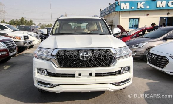 Buy Import Toyota Land Cruiser White Car in Import - Dubai in Abhasia Buy Import Toyota Land Cruiser White Car in Import - Dubai in Abhasia