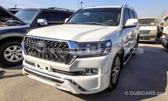 Buy Import Toyota Land Cruiser White Car in Import - Dubai in Abhasia Buy Import Toyota Land Cruiser White Car in Import - Dubai in Abhasia