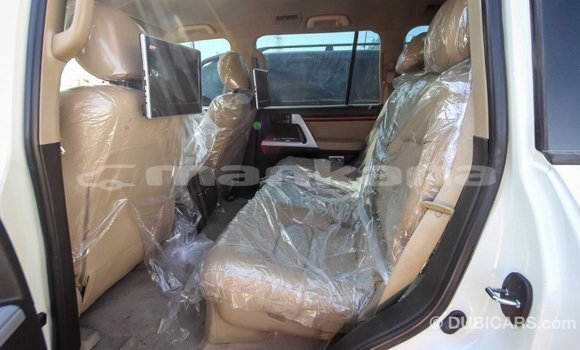 Buy Import Toyota Land Cruiser White Car in Import - Dubai in Abhasia Buy Import Toyota Land Cruiser White Car in Import - Dubai in Abhasia
