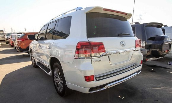 Buy Import Toyota Land Cruiser White Car in Import - Dubai in Abhasia Buy Import Toyota Land Cruiser White Car in Import - Dubai in Abhasia